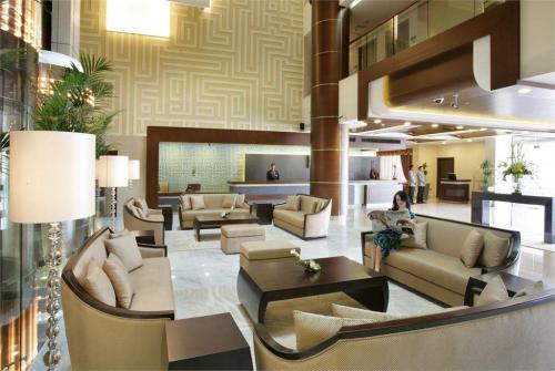 3 фото отеля Auris Plaza Hotel Al Barsha 5* 
