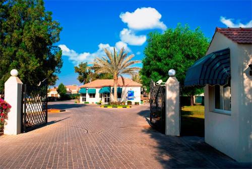1 фото отеля Barracuda Beach Resort Umm Al Quwain 3* 