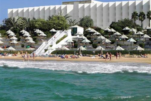 3 фото отеля Beach Hotel By Bin Majid Hotels & Resorts 4* 