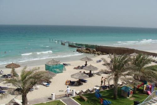4 фото отеля Beach Hotel Sharjah 3* 