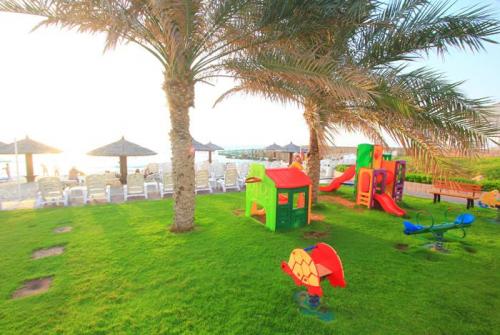 6 фото отеля Beach Hotel Sharjah 3* 