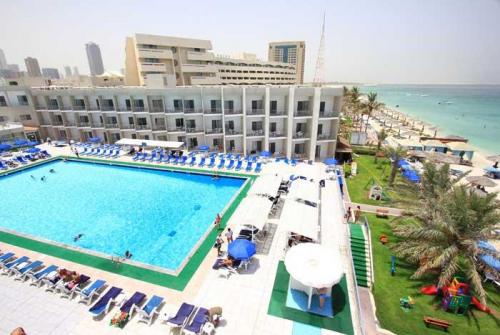 8 фото отеля Beach Hotel Sharjah 3* 