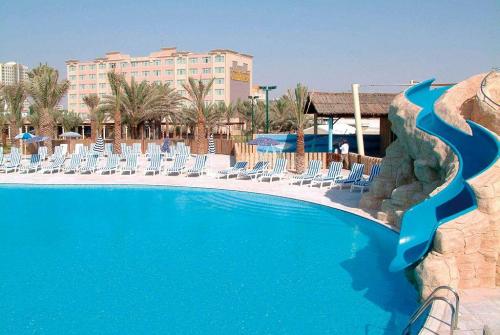 2 фото отеля Coral Beach Resort Sharjah 4* 