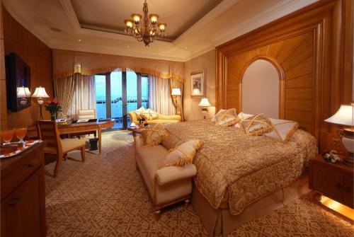 16 фото отеля Emirates Palace 5* 