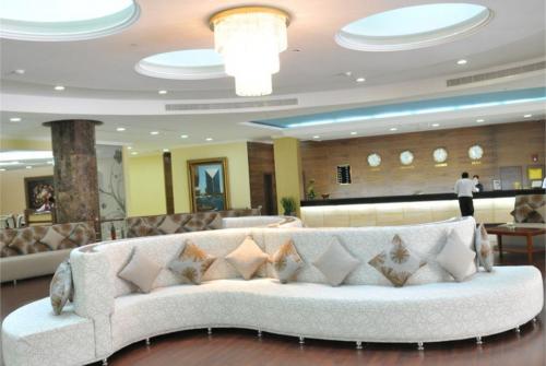 2 фото отеля Five Continents Cassells Al Barsha Hotel 4* 