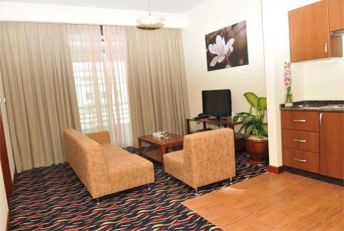 4 фото отеля Five Continents Cassells Al Barsha Hotel 4* 