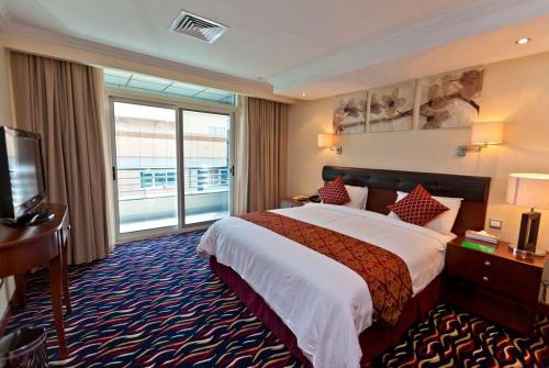 6 фото отеля Five Continents Cassells Al Barsha Hotel 4* 