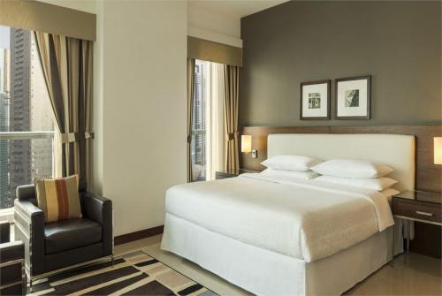 12 фото отеля Four Points Sheikh Zayed Road Hotel 4* 