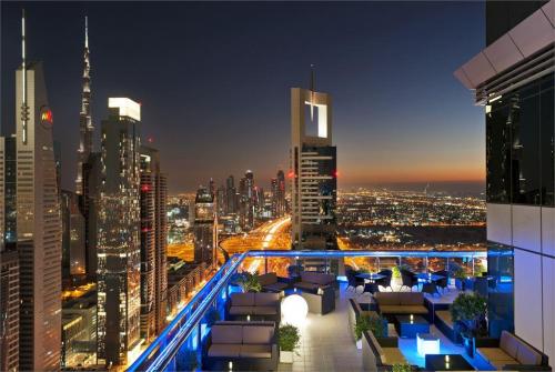 29 фото отеля Four Points Sheikh Zayed Road Hotel 4* 