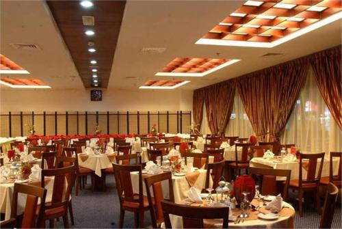 5 фото отеля Grand Central Hotel Dubai 4* 