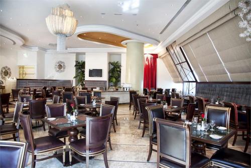 8 фото отеля Grand Excelsior Hotel Bur Dubai 4* 