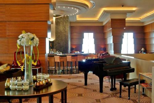 7 фото отеля Grand Millenium Dubai 5* 