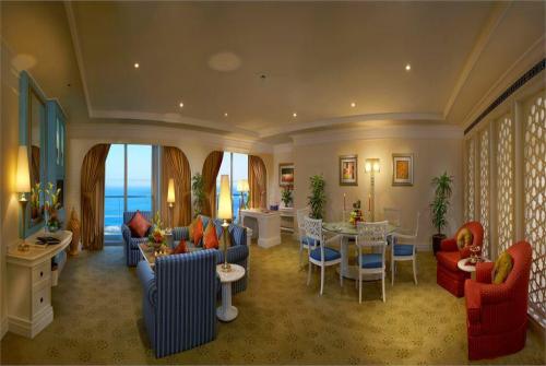 22 фото отеля Habtoor Grand Beach Resort & Spa 5* 