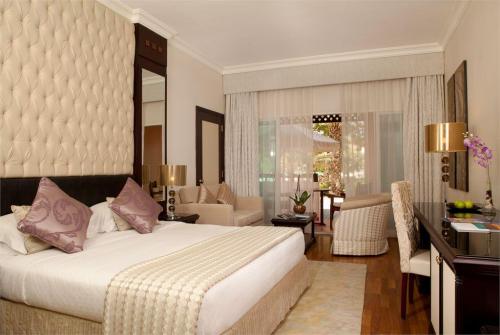 30 фото отеля Habtoor Grand Beach Resort & Spa 5* 