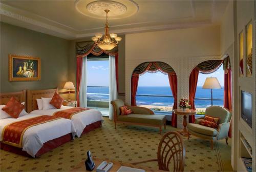 31 фото отеля Habtoor Grand Beach Resort & Spa 5* 