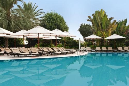 4 фото отеля Hilton Jumeirah Resort 5* 