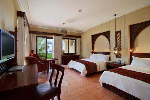 15 фото отеля Hilton Ras Al Khaimah Resort & Spa 5* 