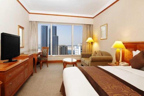 13 фото отеля Hilton Sharjah 5* 