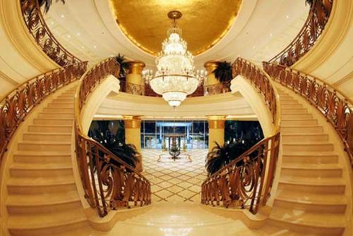 6 фото отеля Hilton Sharjah 5* 