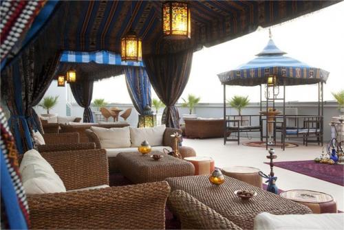 12 фото отеля Holiday Inn Dubai Al Barsha 4* 