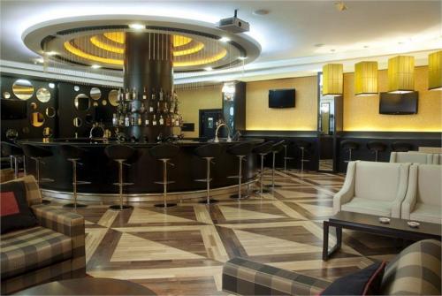 7 фото отеля Holiday Inn Dubai Al Barsha 4* 