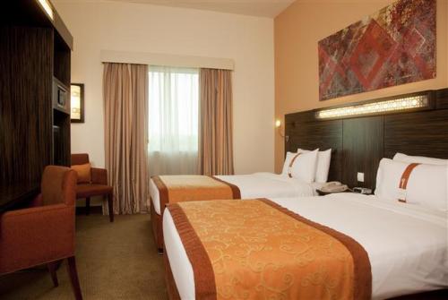 13 фото отеля Holiday Inn Express Dubai Internet City 2* 