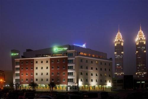 2 фото отеля Holiday Inn Express Dubai Internet City 2* 