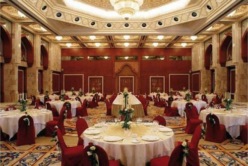 12 фото отеля Intercontinental Hotel Abu Dhabi 5* 