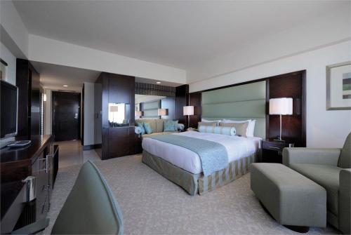 14 фото отеля Intercontinental Hotel Abu Dhabi 5* 