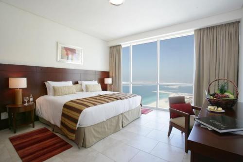 11 фото отеля Ja Oasis Beach Tower Dubai апарт 
