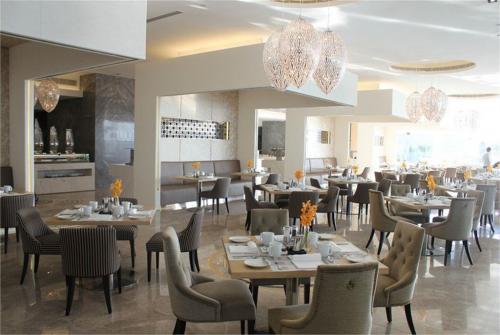 7 фото отеля Jumeirah At Etihad Towers Abu Dhabi 5* 