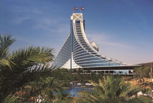 3 фото отеля Jumeirah Beach Hotel 5* 