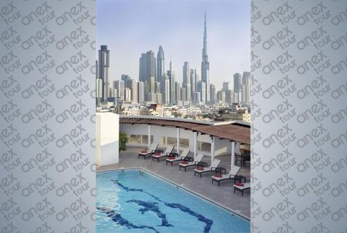 4 фото отеля Jumeirah Rotana Hotel 4* 