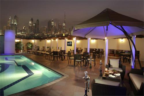 8 фото отеля Jumeirah Rotana Hotel 4* 