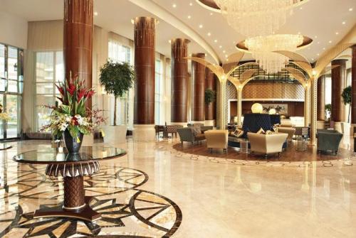 8 фото отеля Khalidiya Palace Rayhaan By Rotana 5* 