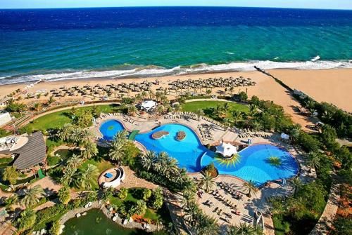 4 фото отеля Le Meridien Al Aqah Beach Resort 5* 