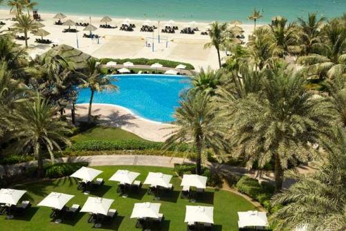 3 фото отеля Le Meridien Mina Seyahi Beach Resort & Marina 5* 