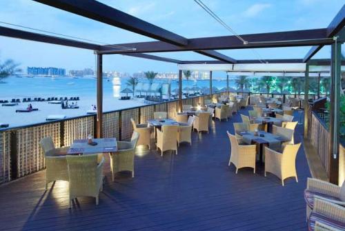 6 фото отеля Le Meridien Mina Seyahi Beach Resort & Marina 5* 