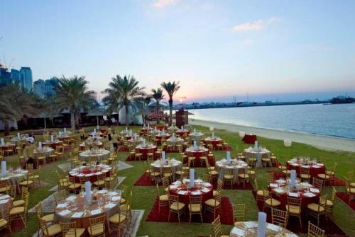 8 фото отеля Le Meridien Mina Seyahi Beach Resort & Marina 5* 