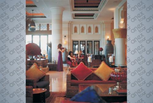 7 фото отеля Madinat Al Qasr 5* 