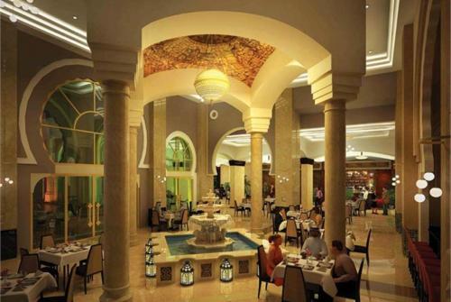 3 фото отеля Moevenpick Hotel Ibn Battuta Gate 5* 