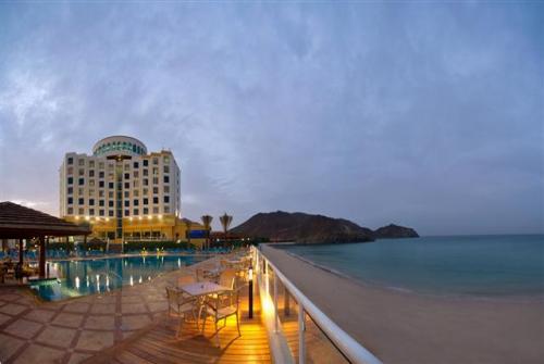 12 фото отеля Oceanic Beach Hotel Khorfakkan 4* 