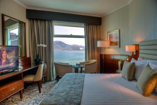 16 фото отеля Oceanic Beach Hotel Khorfakkan 4* 