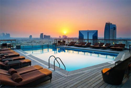 3 фото отеля Radisson Blu Hotel Dubai Deira Creek 4* 