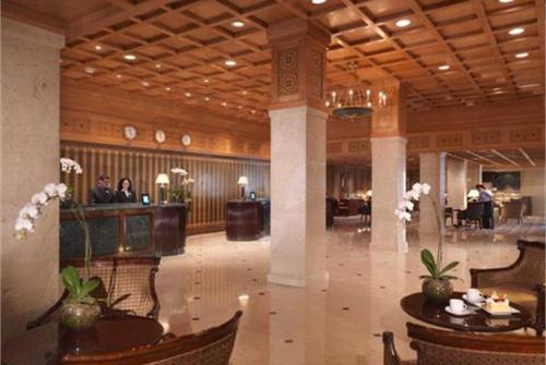 4 фото отеля Radisson Blu Hotel Dubai Deira Creek 4* 