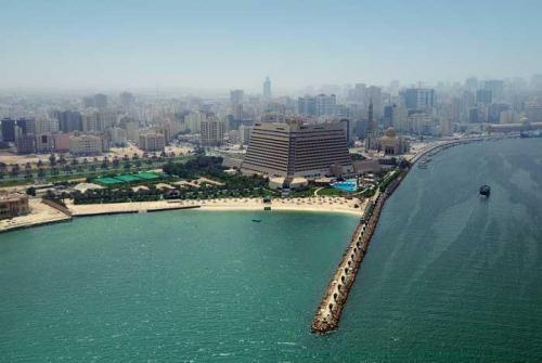 2 фото отеля Radisson Blu Resort Sharjah 5* 