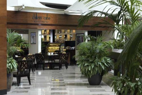 5 фото отеля Radisson Blu Resort Sharjah 5* 