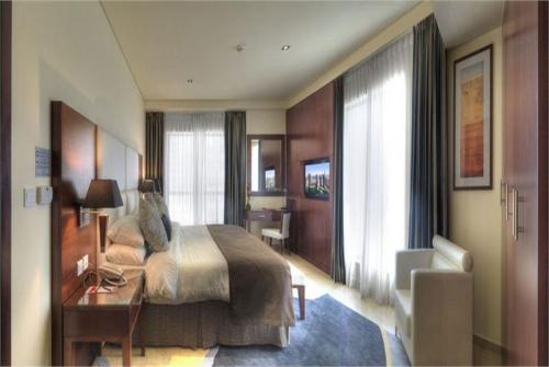 10 фото отеля Ramada Plaza Jumeirah Beach Residence 4* 