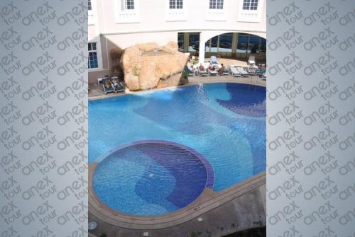 3 фото отеля Sharjah Premiere Hotel And Resort 4* 