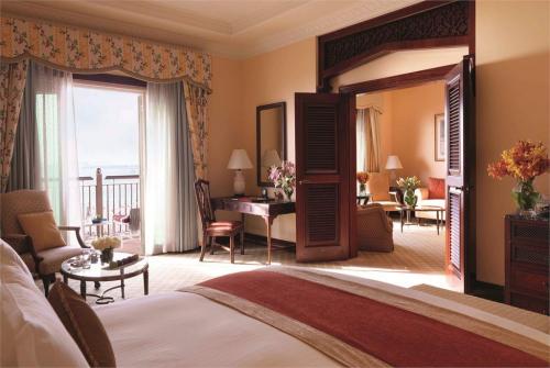 10 фото отеля The Ritz Carlton Jumeirah Dubai 5* 